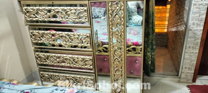 Bed room set.Canadian  wood kath